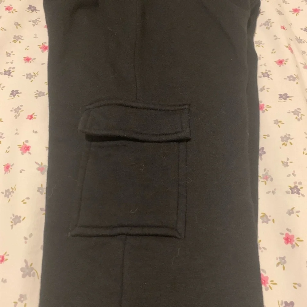 Black Cargo Jogger Pants size M (8) old navy with pockets